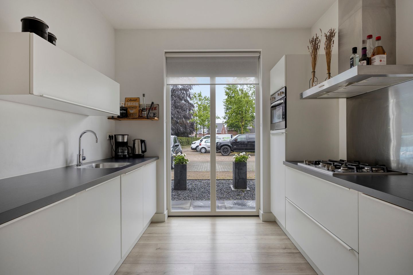Photo 10 of Poolsestraat 5