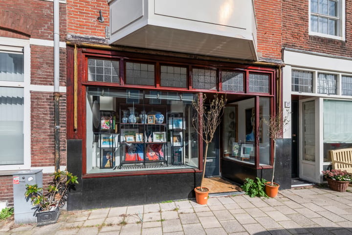 Tussenwoning te koop: Schouwtjeslaan 5, Haarlem