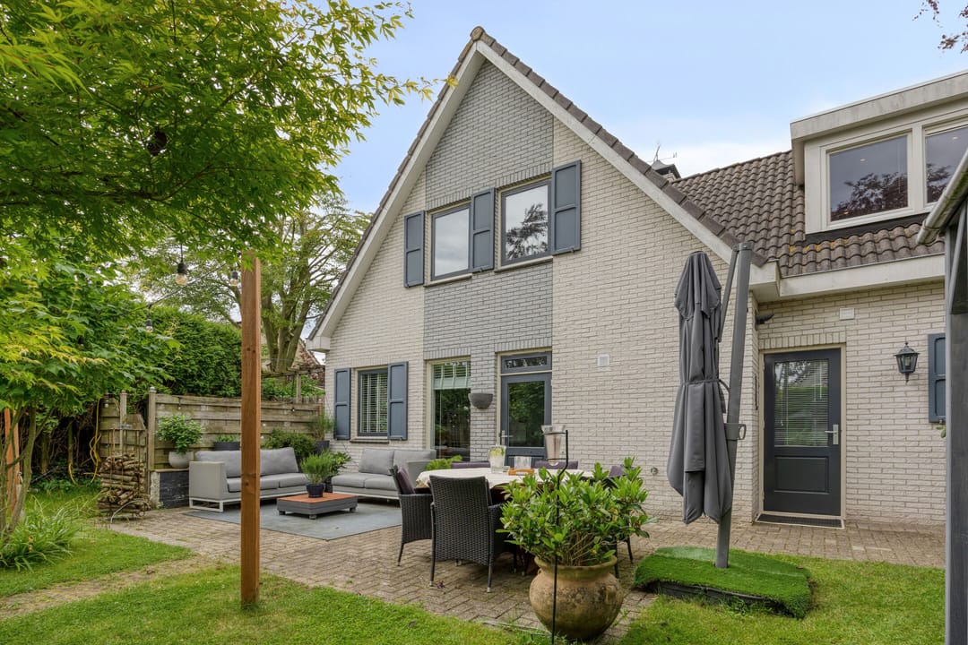 Foto 32 van Aronskelk 18