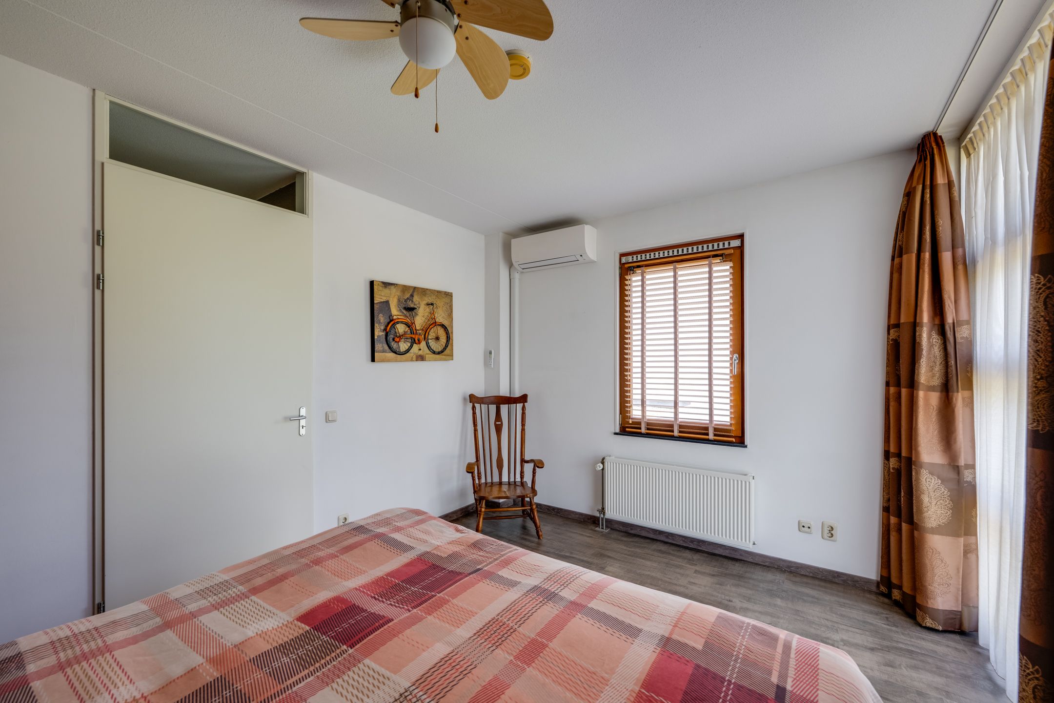 Foto 27 van Van Otterloostraat 4