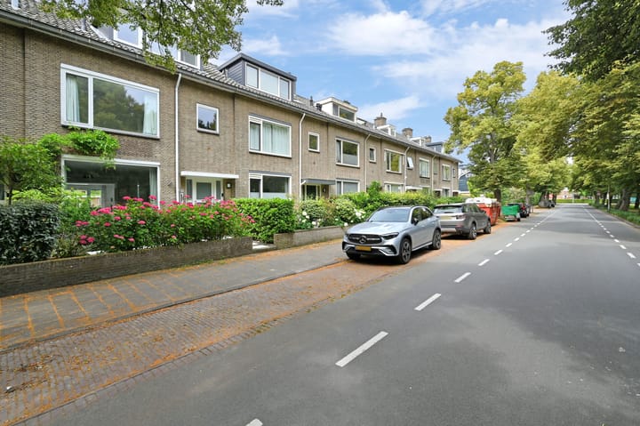Tussenwoning te huur: Clematislaan 51, Wassenaar
