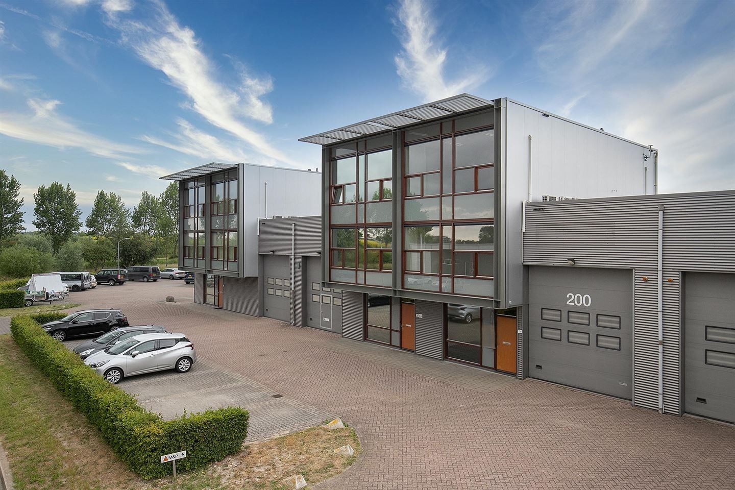 View photo 1 of Aventurijn 200