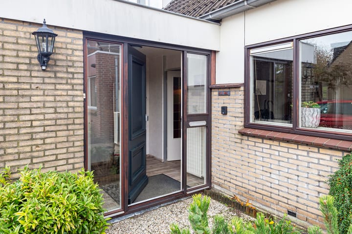 Hoekwoning te koop: Margrietlaan 4, Poeldijk