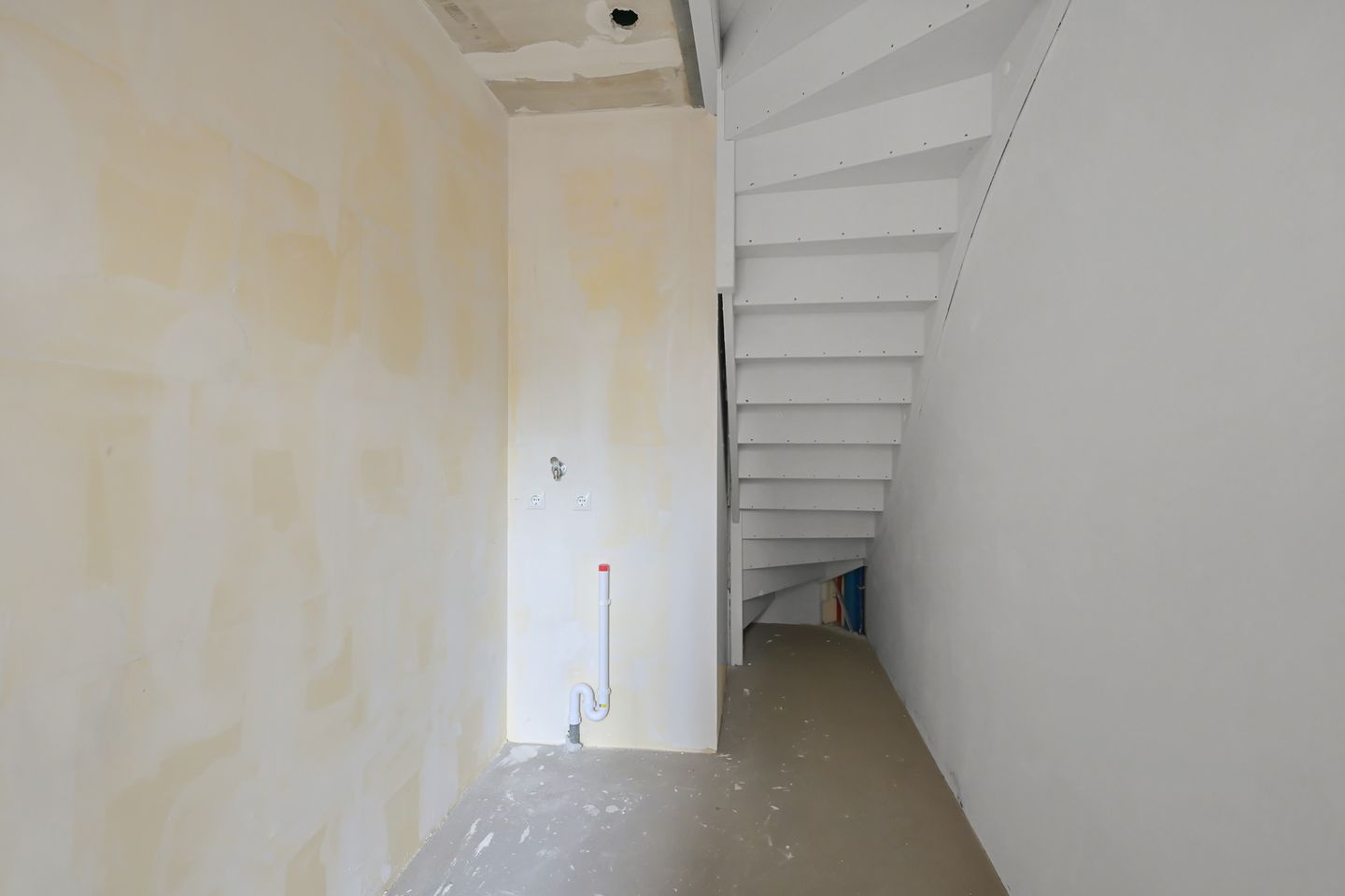 Photo 10 of Van Moerkerkenstraat 35