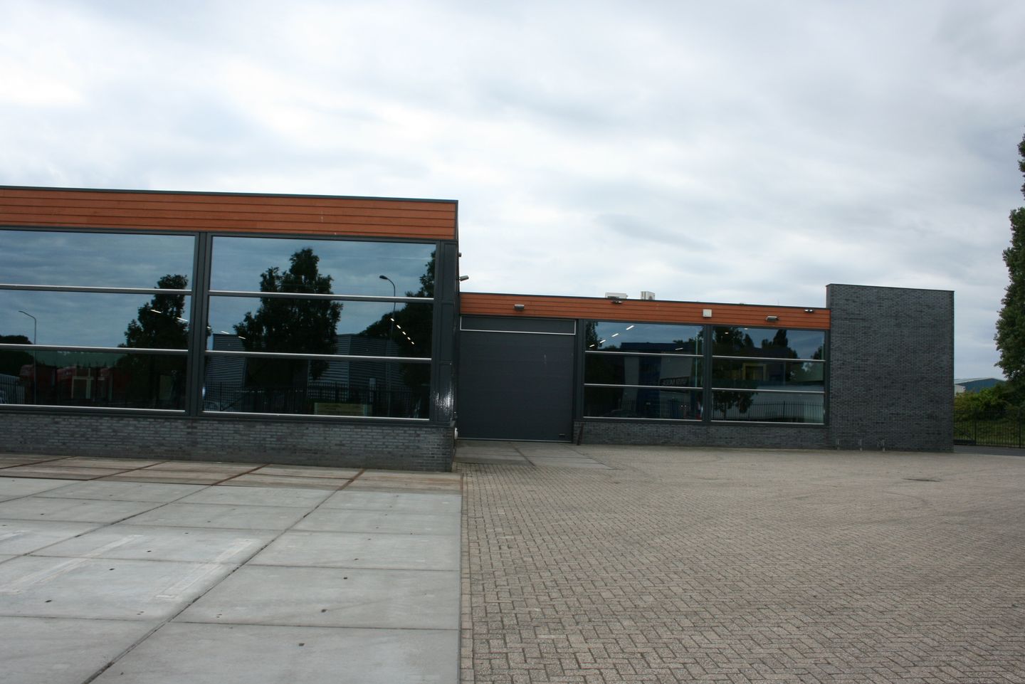 Bekijk foto 2 van Ducaatstraat 33