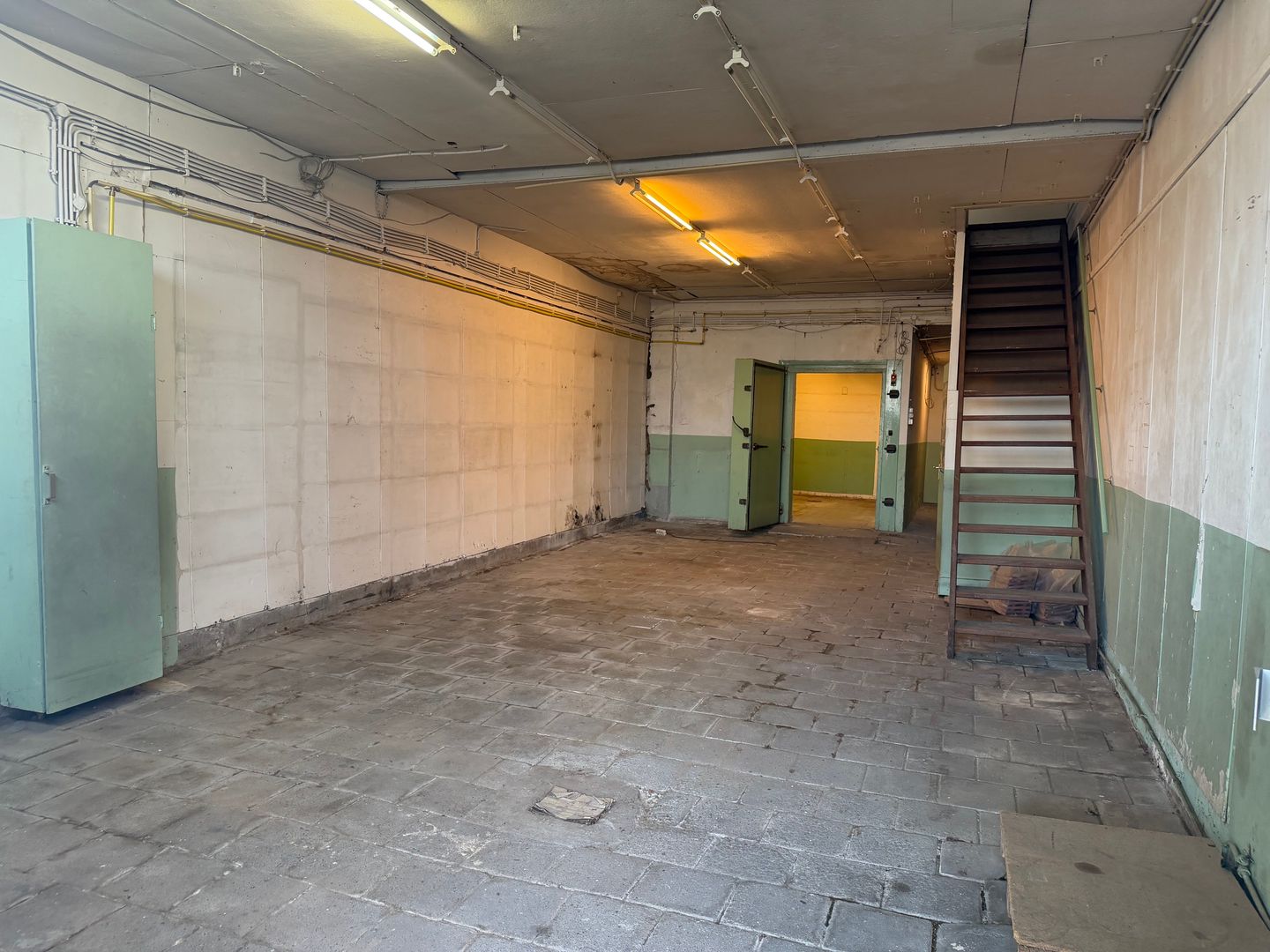 View photo 3 of Bredenhofstraat 1-D