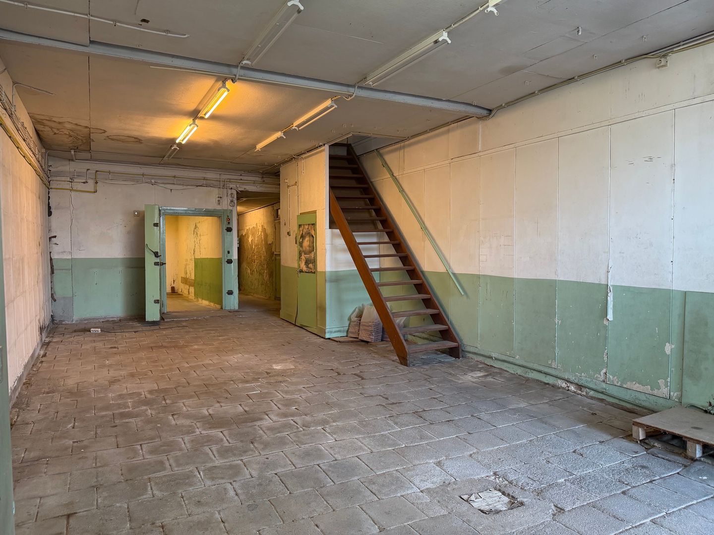 View photo 4 of Bredenhofstraat 1-D
