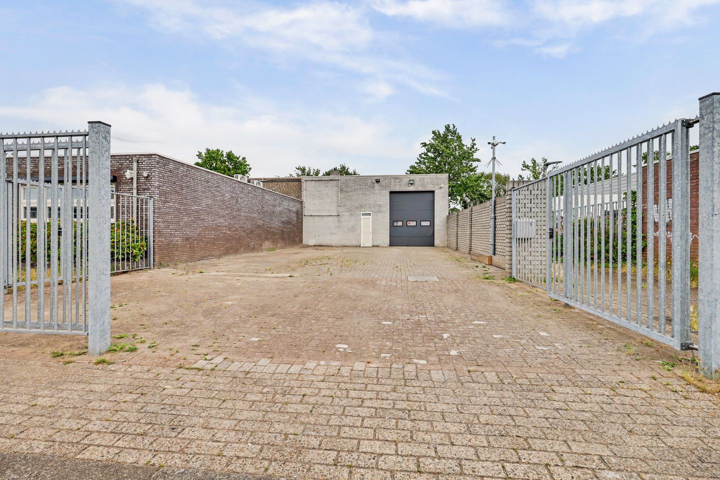 Bekijk foto 2 van Ondernemingenweg 21