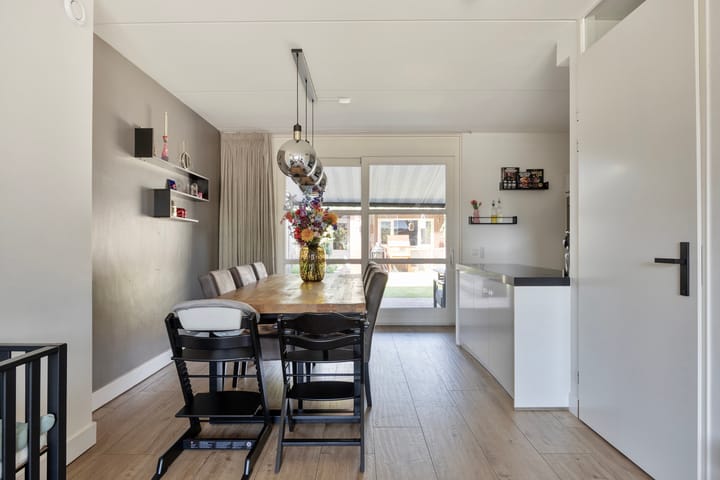 Tussenwoning te koop: De Hooimijt 4, Made