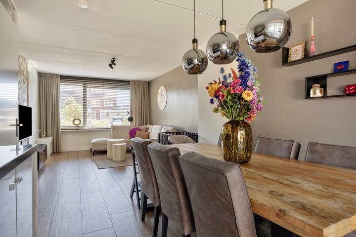 Tussenwoning te koop: De Hooimijt 4, Made