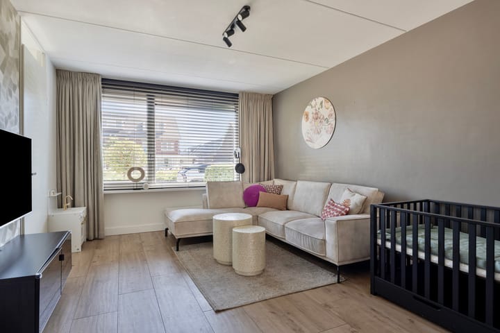 Tussenwoning te koop: De Hooimijt 4, Made