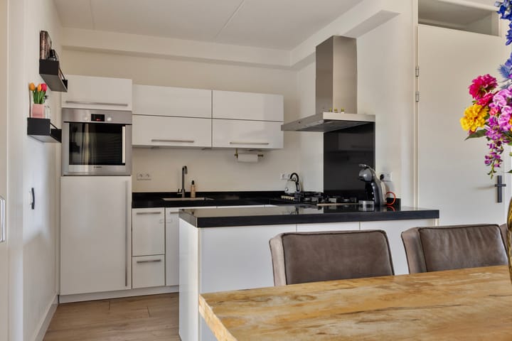 Tussenwoning te koop: De Hooimijt 4, Made