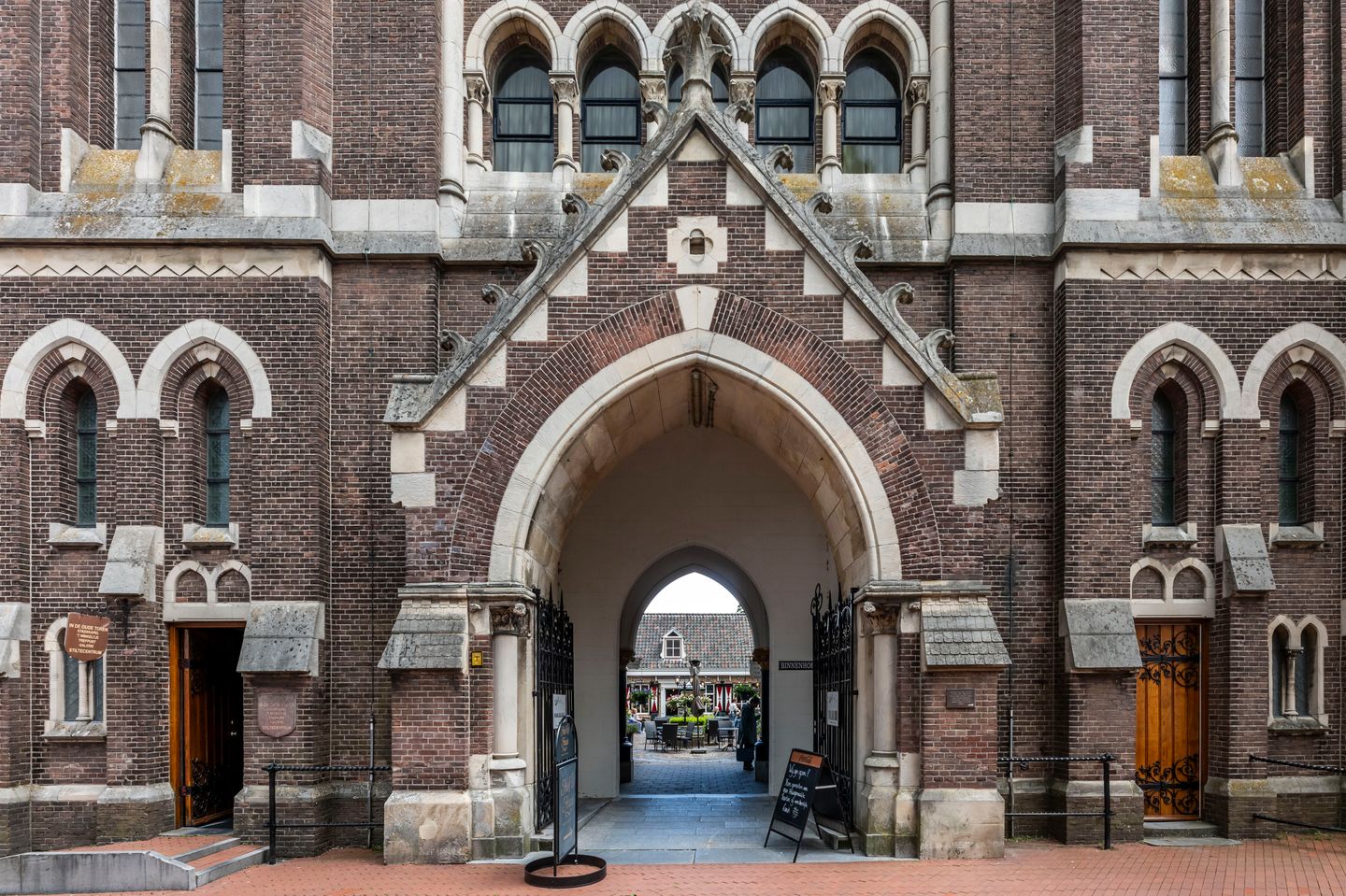 Bekijk foto 2 van Binnenhofje 1-5