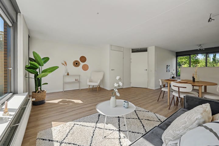 Tussenwoning te koop: Margaretha Roosenboomlaan 35, Enschede