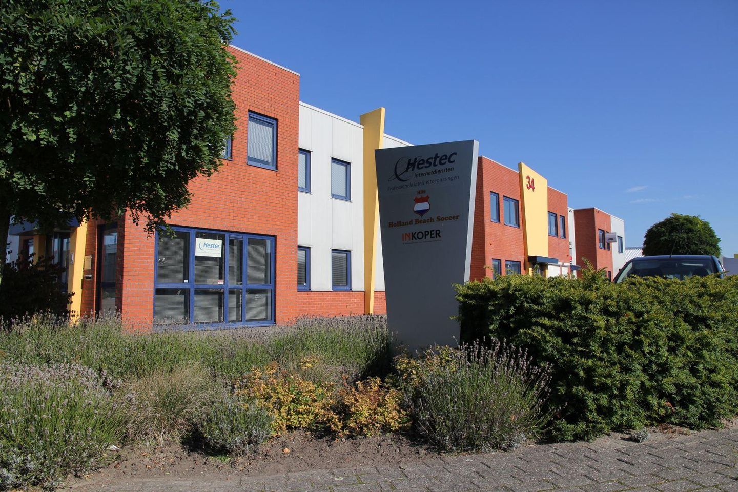 Bekijk foto 2 van Einsteinstraat 34