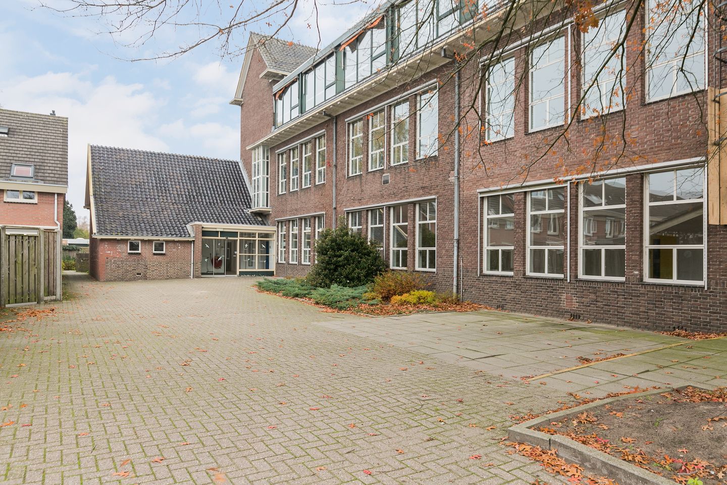 View photo 5 of Schoolstraat 44