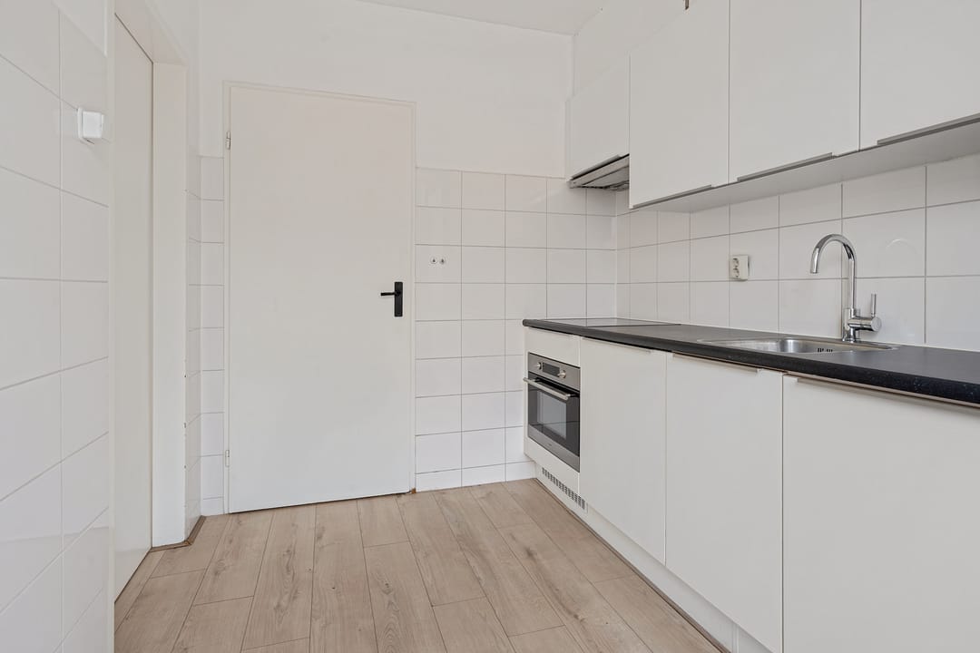 Photo 8 of Constantijnstraat 1