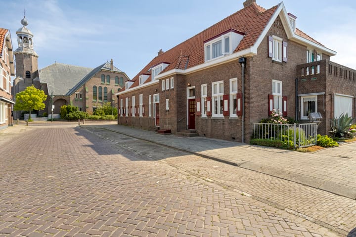 Hoekwoning te koop: Kerkstraat 3, Stavenisse