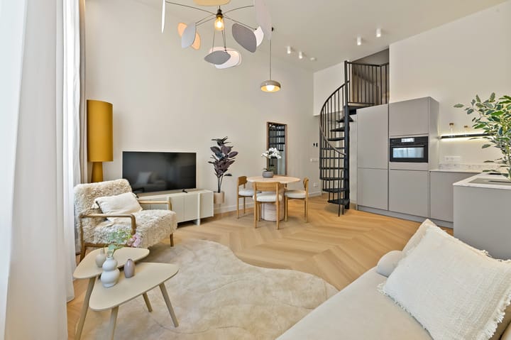 Photo 2 of Jan van Nassaustraat 16-A