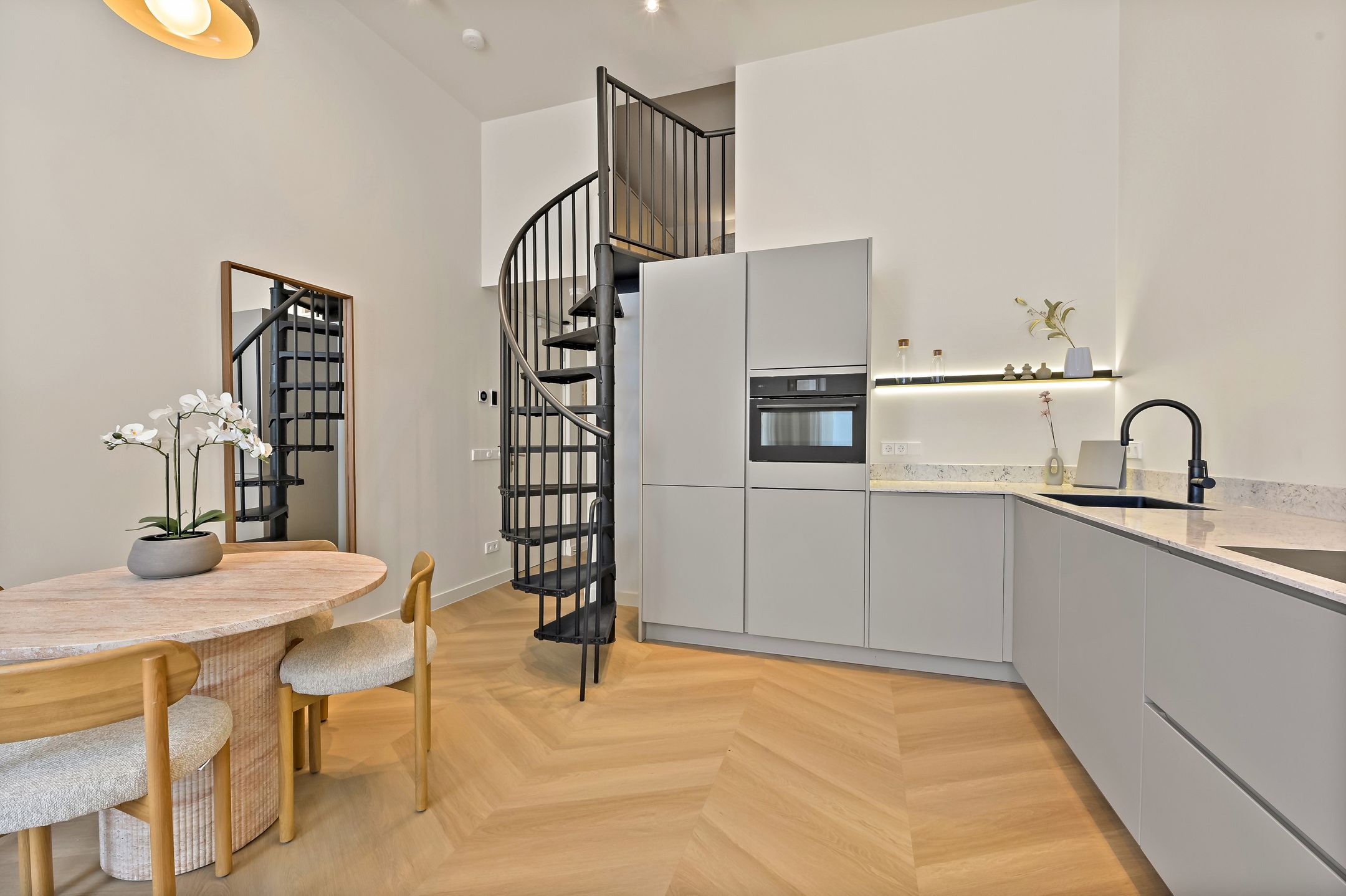 Photo 18 of Jan van Nassaustraat 16-A