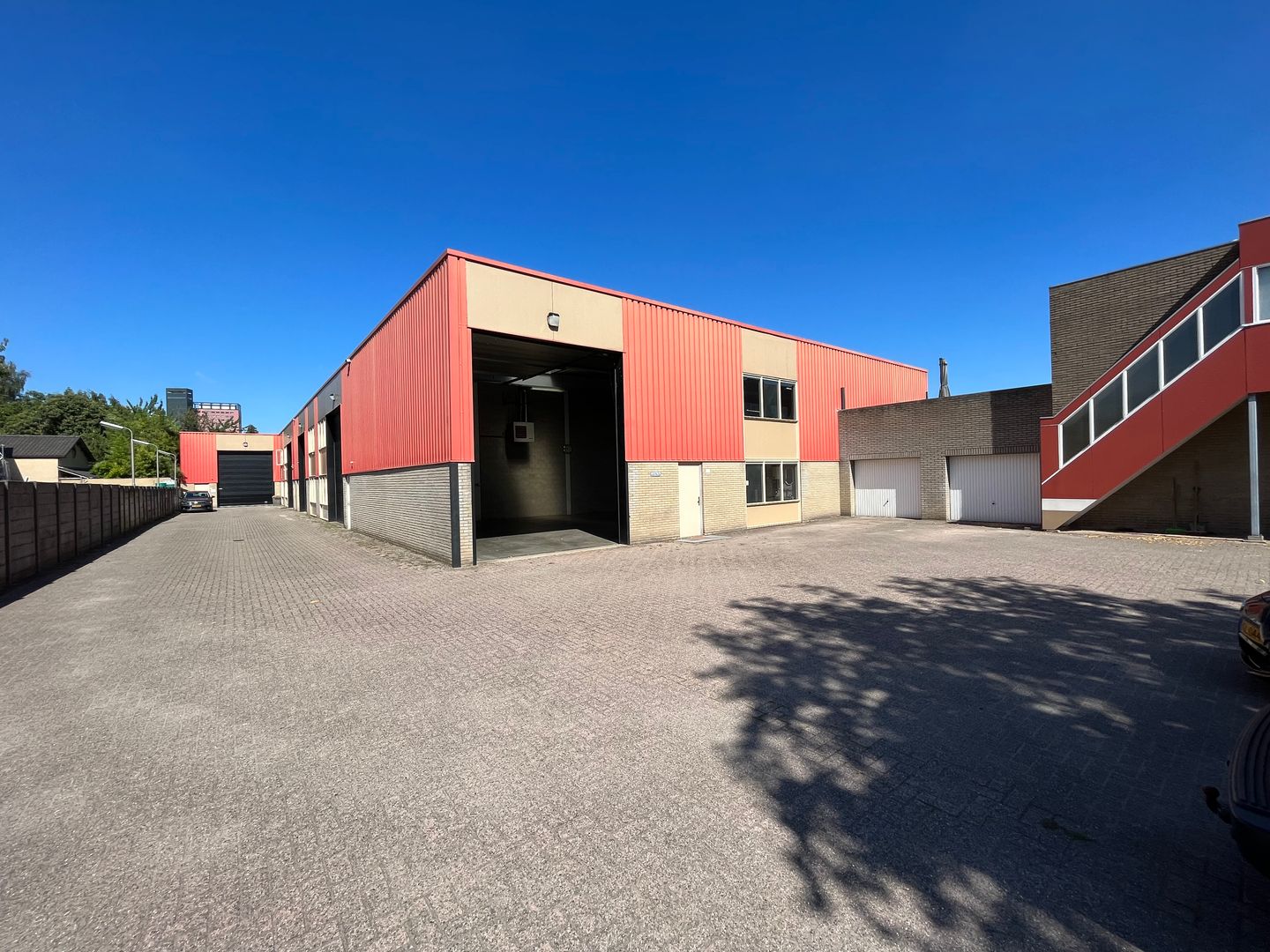 View photo 2 of Galjoenstraat 43-a