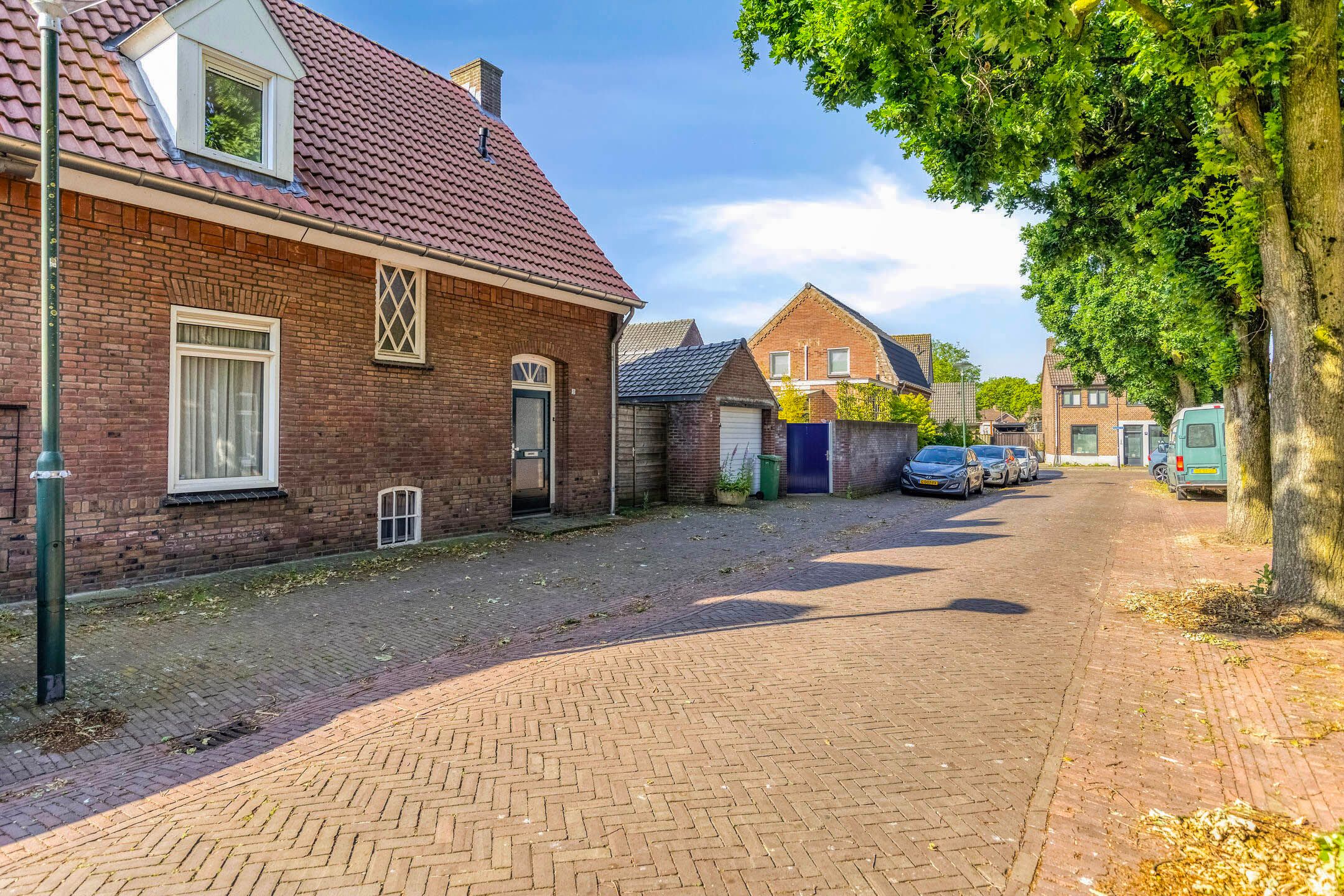 Photo 27 of 2e Sint Jozefstraat 3