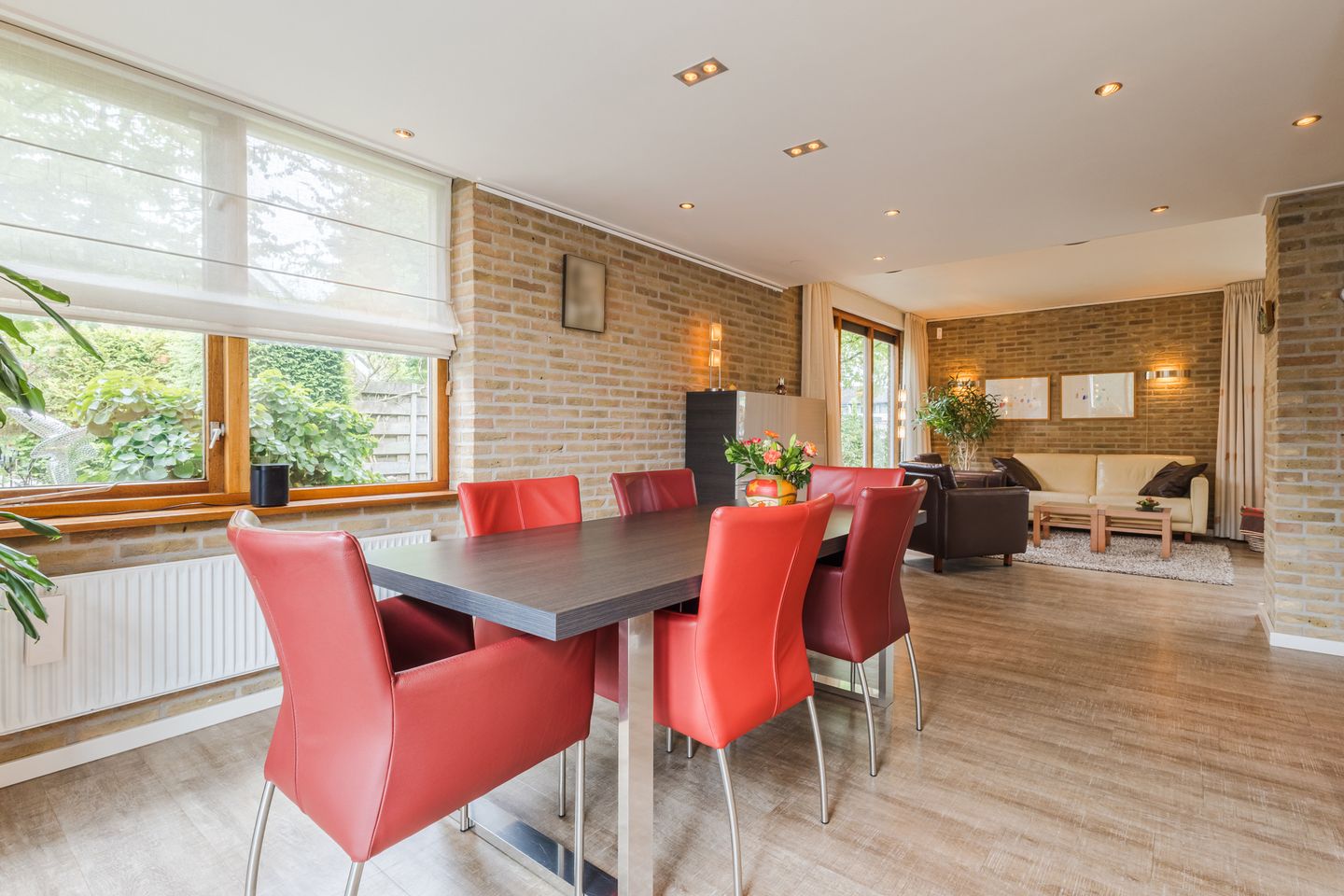 Photo 25 of Esstraat 59