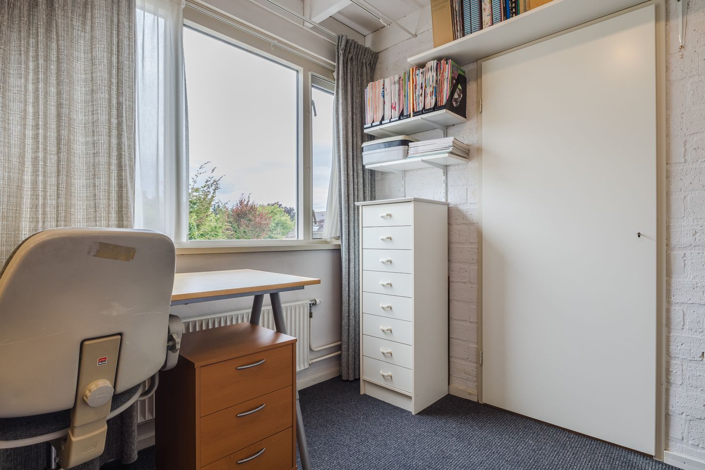 Photo 64 of Esstraat 59