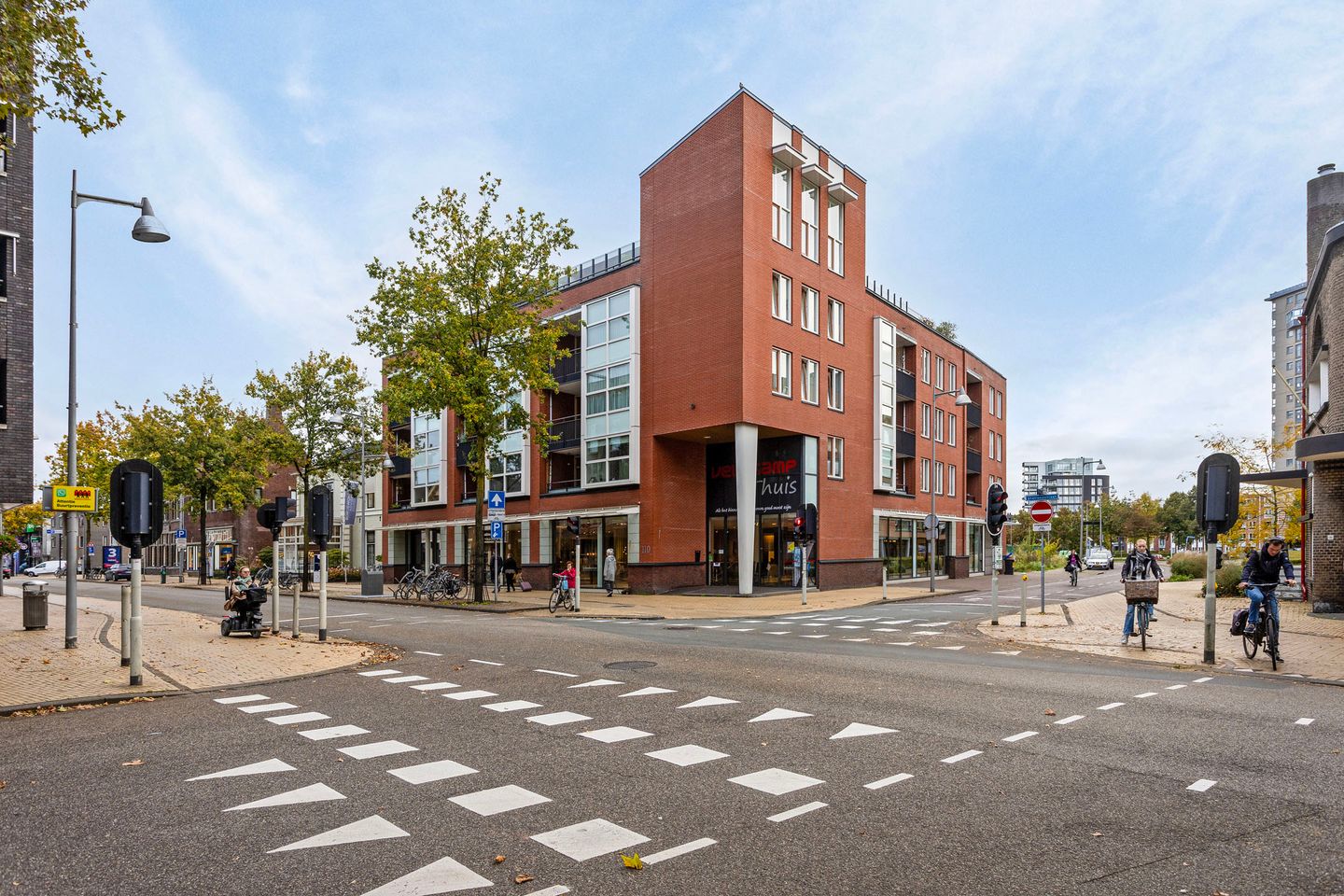 View photo 2 of Stationsstraat 110
