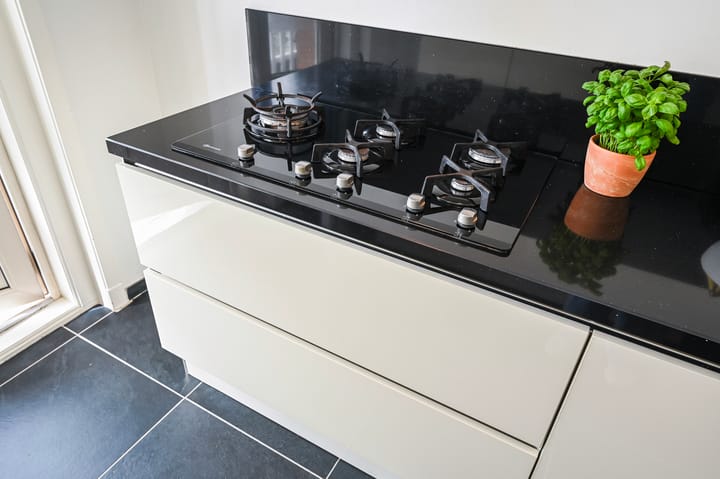 Appartement te koop: Koningin Wilhelminalaan 320A, Voorburg