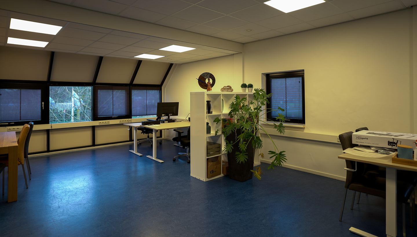 Bekijk foto 2 van De Hoefsmid 1