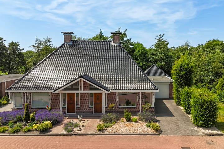 Twee-onder-één-kap te koop: Cedelshof 2, Kollumersweach