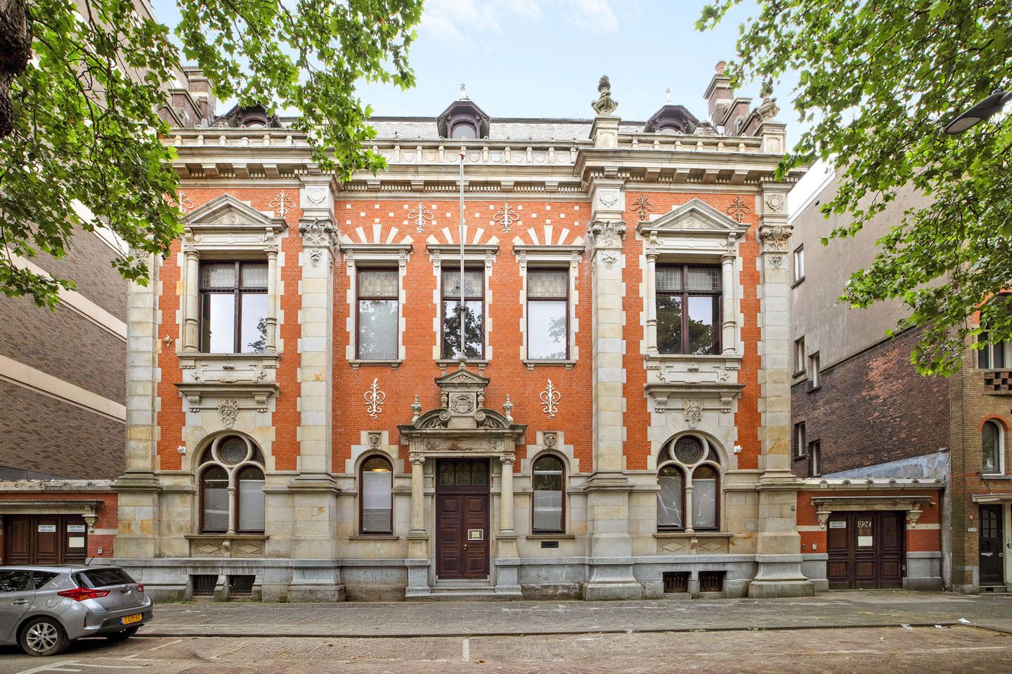 View photo 1 of Mathenesserlaan 315