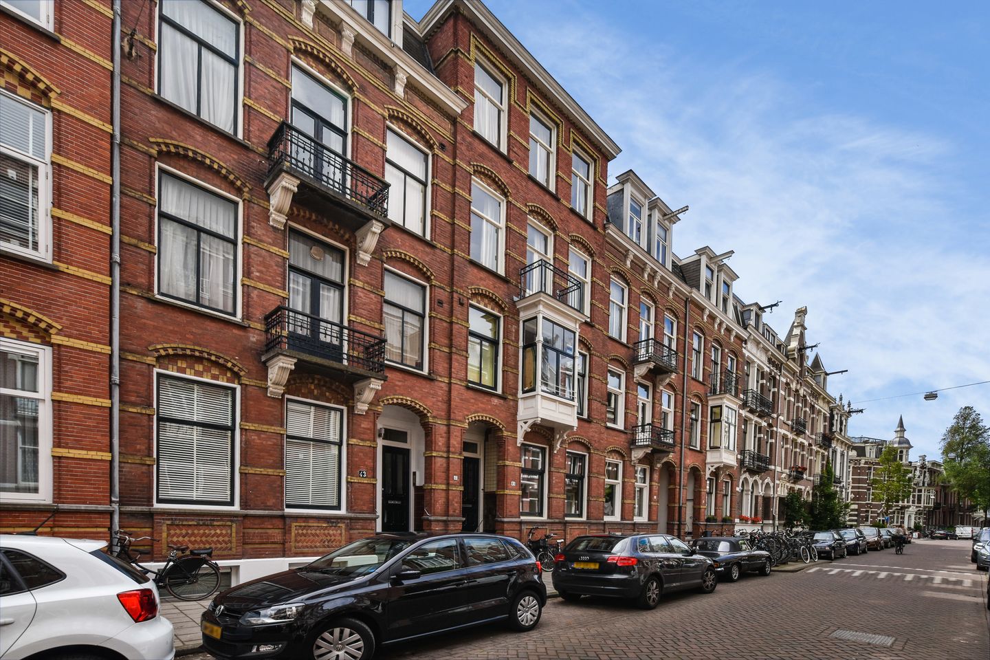 Foto 1 van Van Eeghenstraat 43-H