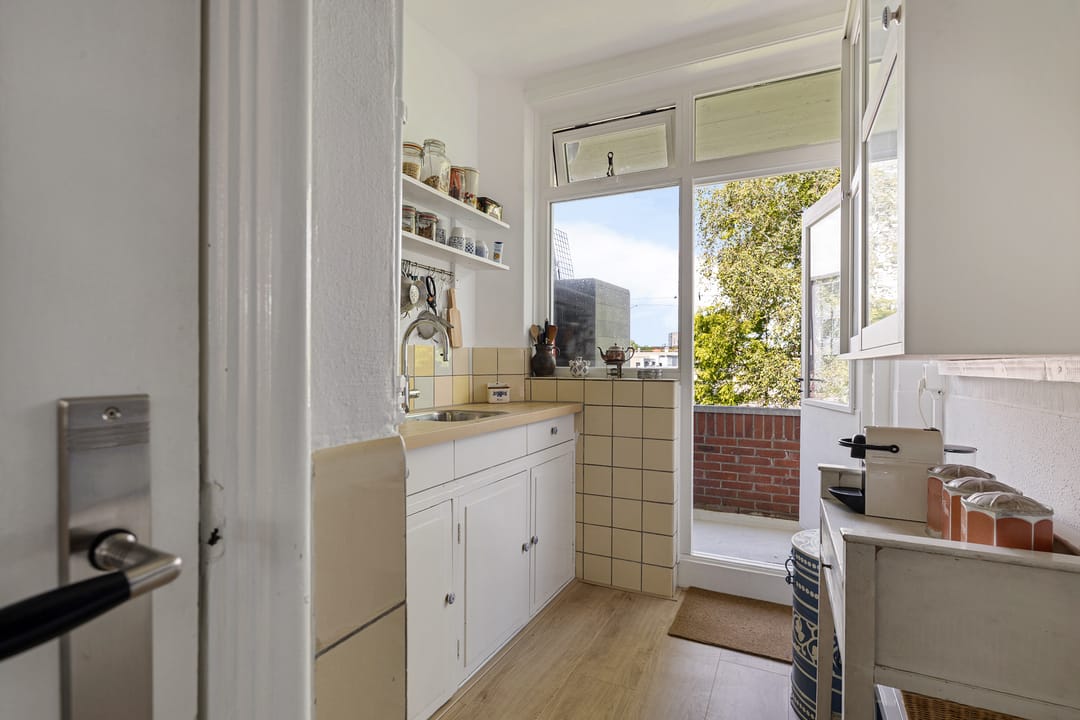 Photo 16 of Van Heemskerckstraat 53-B