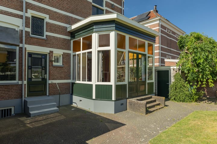 Twee-onder-één-kap te koop: Kastanjelaan 5, Lochem
