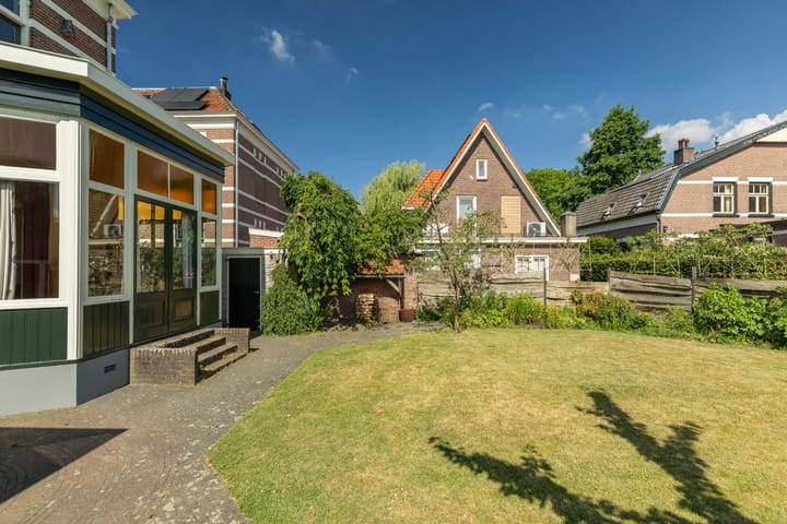Twee-onder-één-kap te koop: Kastanjelaan 5, Lochem
