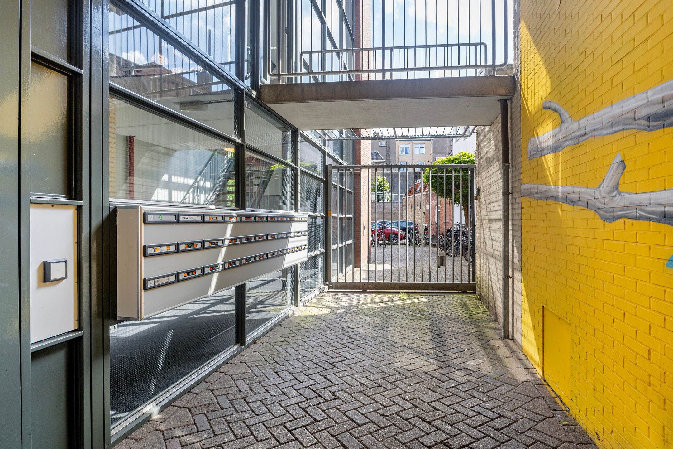 Photo 6 of Minnemastraat 8