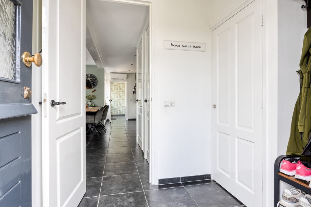 Photo 11 of Johannes Vermeerstraat 20