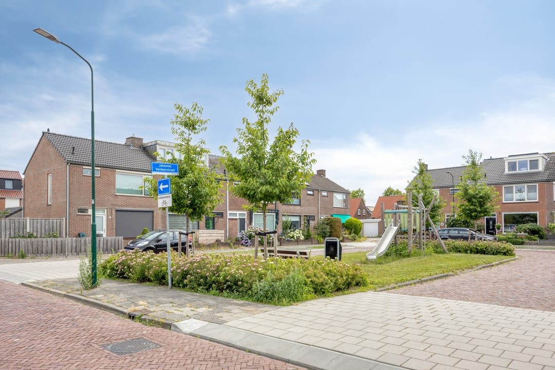 Photo 31 of Johannes Vermeerstraat 20