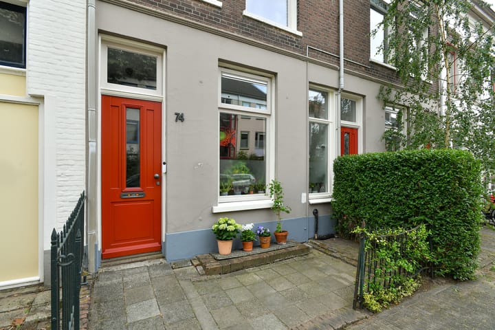 Tussenwoning te koop: Schrassertstraat 74, Arnhem
