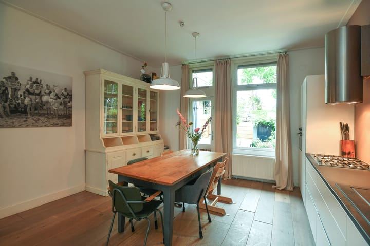 Tussenwoning te koop: Schrassertstraat 74, Arnhem