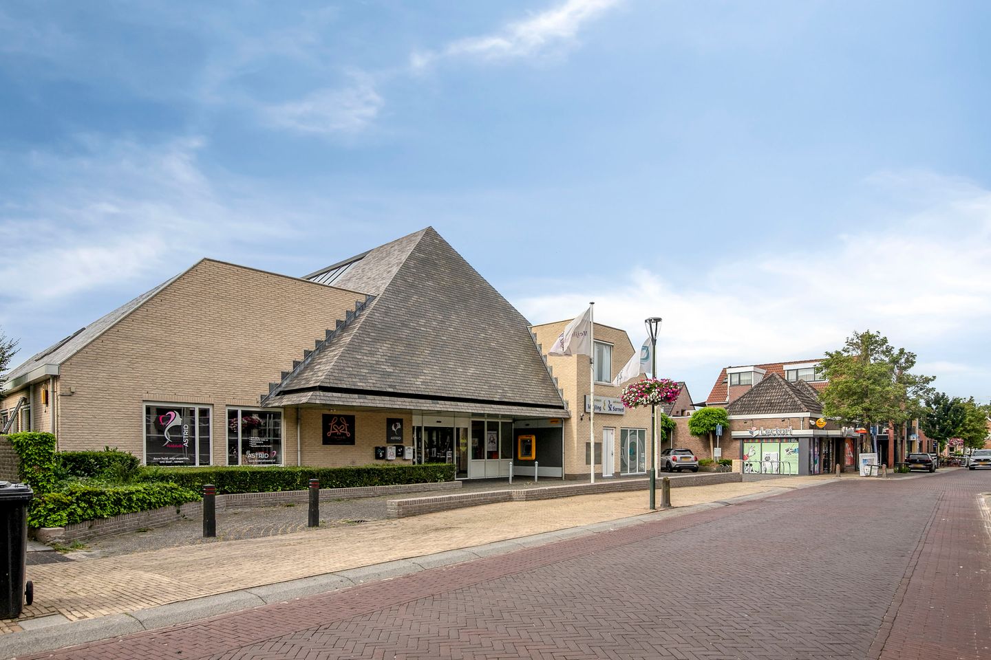 View photo 2 of Weststraat 5-A
