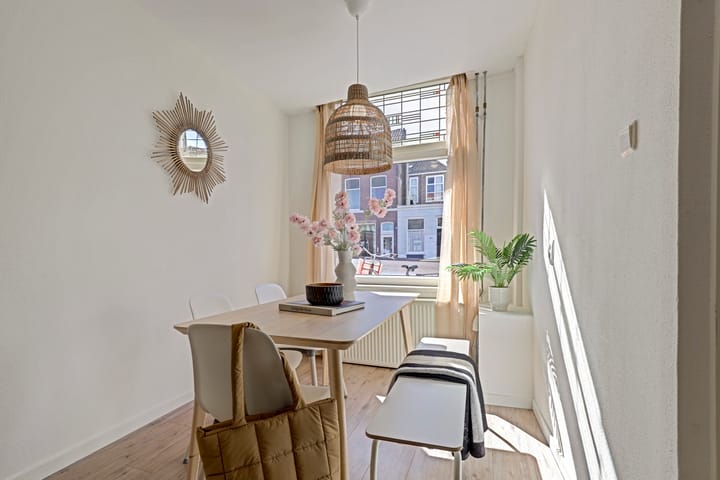 Tussenwoning te koop: Nieuwe Langendijk 98, Delft