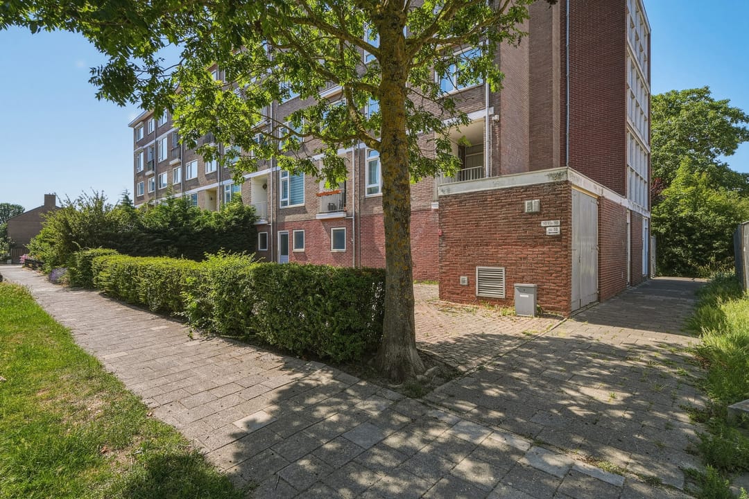 Photo 32 of Van Hogendorpweg 112