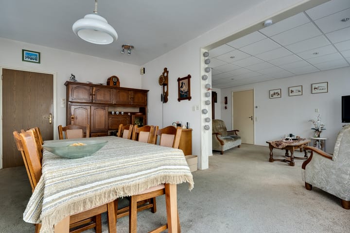 Vrijstaande woning te koop: Skoalikkers 6, Augustinusga
