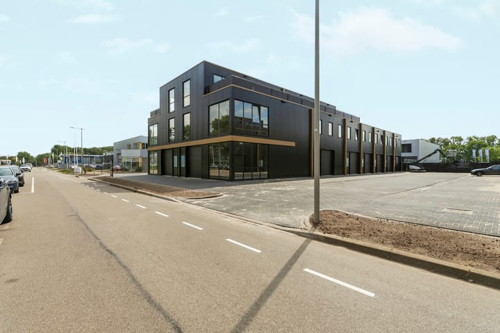 Vlamoven 33-L, Arnhem