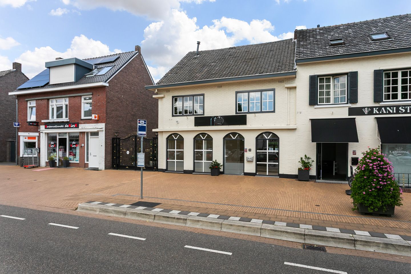 View photo 3 of Kerkstraat 39