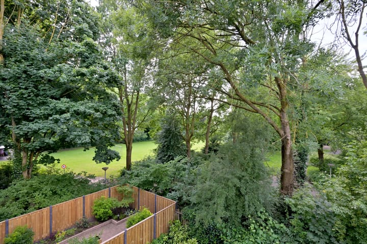 Appartement te koop: Doornenburg 612, Deventer