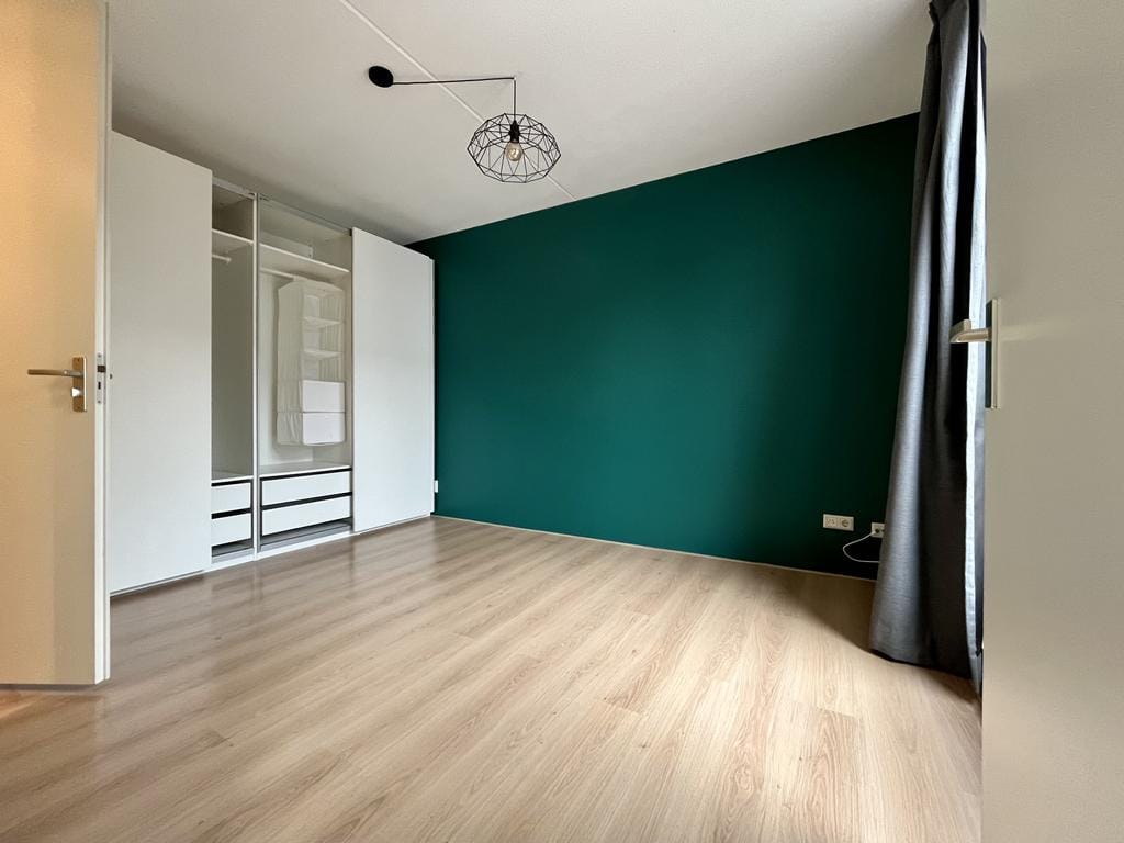 Photo 9 of Hooftstraat 71-C